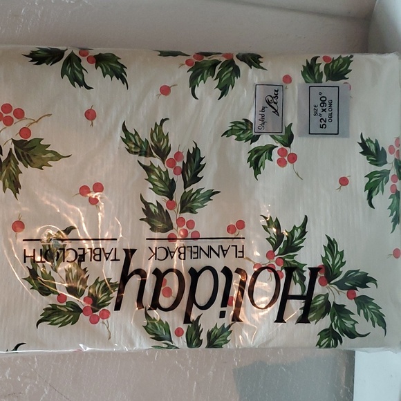 52" x 90" Oblong Flannel back Tablecloth Vintage unopened Holiday - Picture 6 of 6